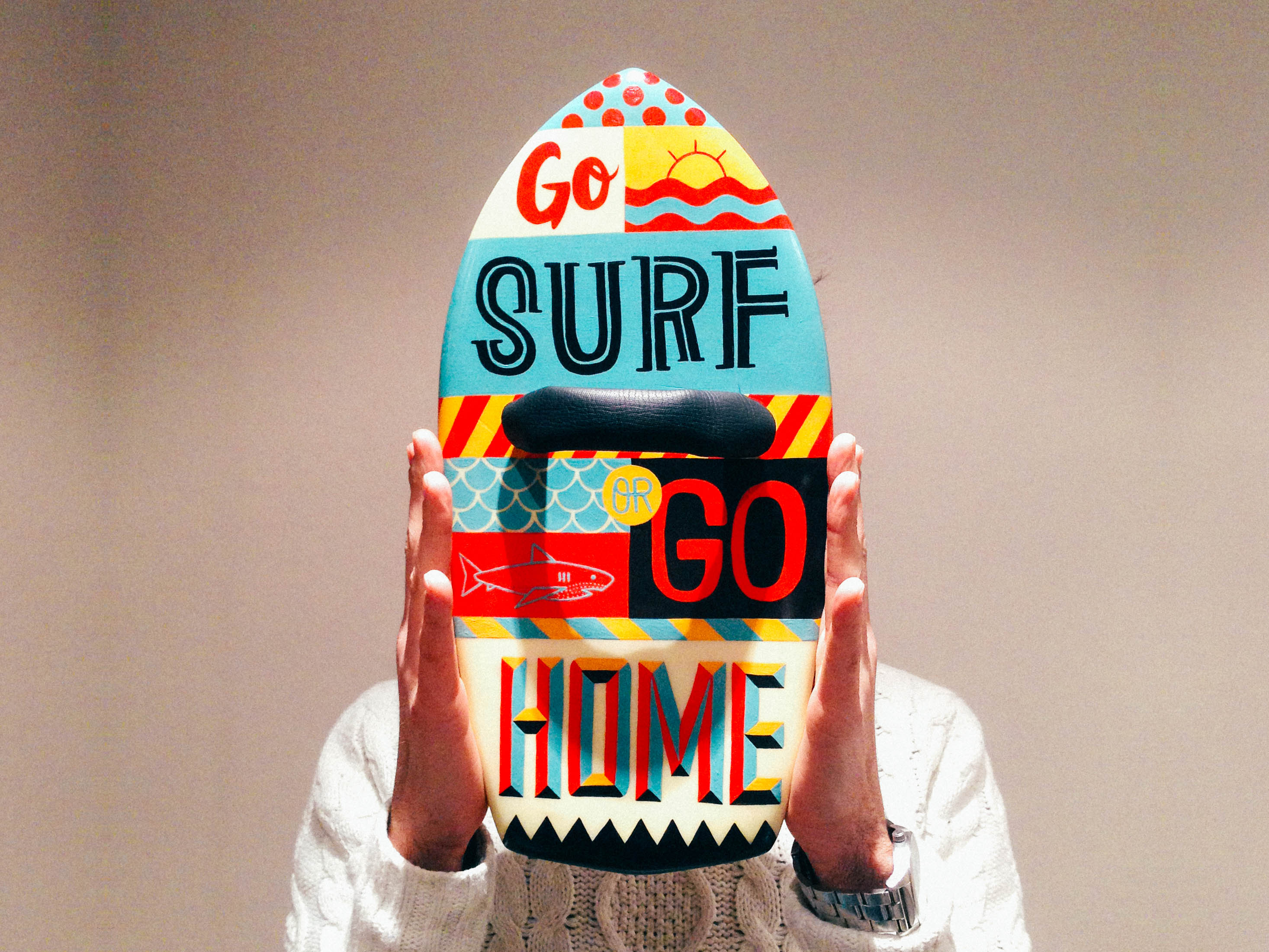 GO SURF OR GO HOME | Domestika